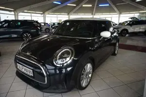MINI Cooper COOPER 1,5 CAMDEN LEDER NAVI LED SHZ TEMPOMAT 17" Bild 2