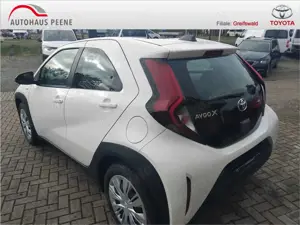 Toyota Aygo X 1.0 Play KLIMA PDC KAMERA ACC Bild 2