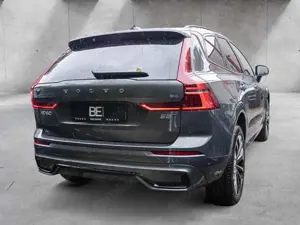 Volvo XC60 B5 AWD Ultra Dark Luft Massage Pano ACC Bild 3