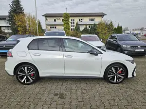 Volkswagen Golf GTE 1.5 electric/TSI eHybrid 200kW 6-Gang Bild 3
