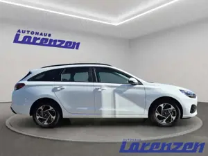 Hyundai i30 Advantage T-GDI 1.0 Kombi DCT Navi Digitales Cockp Bild 4