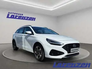 Hyundai i30 Advantage T-GDI 1.0 Kombi DCT Navi Digitales Cockp Bild 3