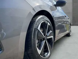 Opel Astra Sports Tourer GS  Rückfahrkamera DAB Panoramadach Bild 4