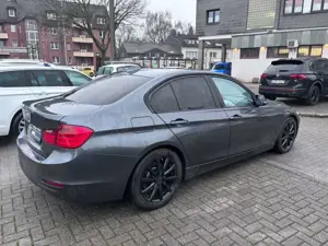 BMW 328 Baureihe 3 Lim. 328 i Sport 1.Hd, Leder,Navi Bild 3