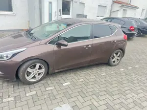 Kia Ceed / cee'd 1.6 CRDi 128 Dream-Team Edition Bild 2