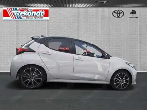 Toyota Yaris Gr Sport ACC SHZ RFK PDC LHZ NAVI KLIMA Bild 3