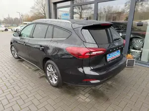 Ford Focus Turnier 1.5TDCI Titanium X AUTOMATIK*LED* Bild 5