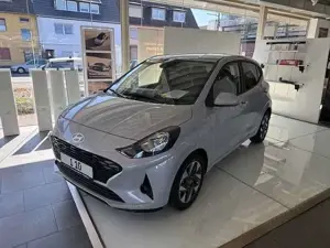 Hyundai i10 1.2 AMT Comfort Plus*Navi*Klimaa.*PDC*Kamera