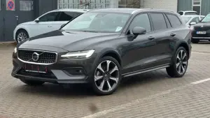 Volvo V60 B4 CC Ultimate AWD*BW*360°*SH*Massage*