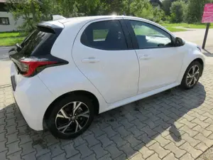 Toyota Yaris Hybrid Team Deutschland Bild 3