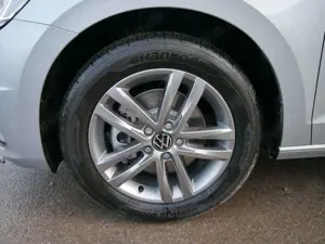 Volkswagen Touran Comfortline 1.5 TSI DSG COMFORTLINE*ACC*LED*PDC... Bild 4