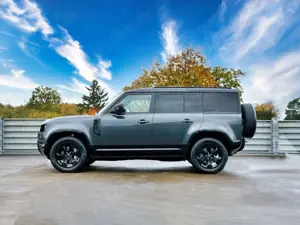 Land Rover Defender 110 D300 3.0 X-Dynamic SE - VOLL