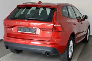 Volvo XC60 Momentum AWD Leder,Navi,LED,Panorama,4xSH Bild 2