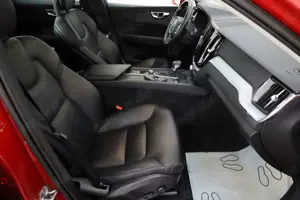 Volvo XC60 Momentum AWD Leder,Navi,LED,Panorama,4xSH Bild 4