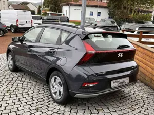 Hyundai BAYON 1,2 Ltr. Comfort Edition Navigation PDC+RF Bild 3