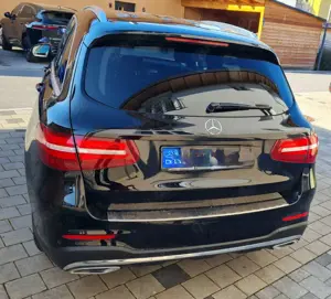 Mercedes-Benz GLC 250 d 4Matic 9G-TRONIC AMG Line Bild 3