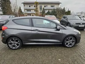 Ford Fiesta ST-Line Bluetooth LED Klima Einparkhilfe Bild 4