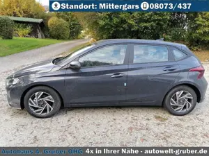 Hyundai i20 T-GDI (100 PS) Trend + Komfortpaket Navi+Klimaauto Bild 4