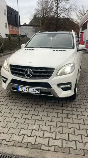 Mercedes-Benz ML 350 BlueTEC 4MATIC 7G-TRONIC Edition 1