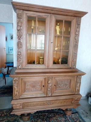 Vitrinenschrank, Eiche, mit aufwändigen Handschnitzereien