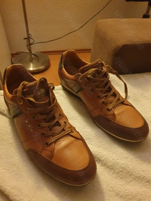 Herrenschuhe aus Leder, Größe 45.