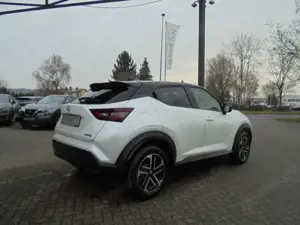 Nissan Juke N-Connecta 1.6 Hybrid 4AMT Winterpaket 2-Farben Bild 5