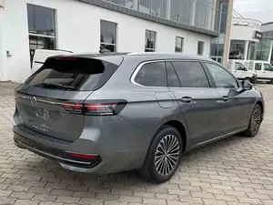 Volkswagen Passat Variant Passat 2,0 TDI DSG Elegance AHK 18Z Matrix Area Bild 2