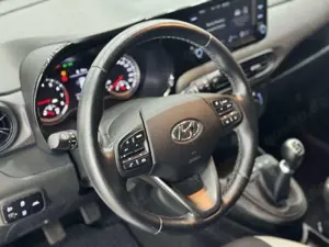 Hyundai i10 Trend*1.Hand*TÜV NEU*PDC*Lenkrad heizbar*SH* Bild 5