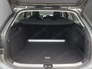 Volkswagen Passat Variant Passat 2,0 TDI DSG Elegance AHK 18Z Matrix Area Bild 5