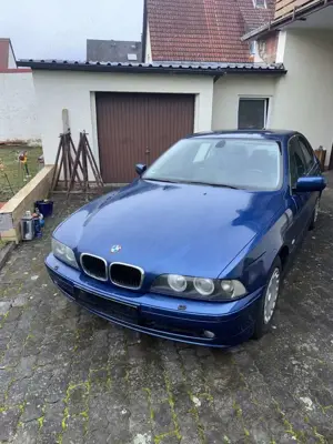 BMW 520 E39 FACELIFT/TÜV NEU TOP ZUSTAND 8fach Bereift BB