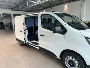 Nissan Primastar L2H1 3,0 dCi 130PS N-Connecta Navi LED Klima Bild 4