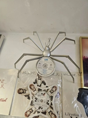 Mylene Farmer Spider Promo Live 96 mit seiner Box The Real One aus Plexiglas