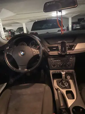 BMW X1 xDrive18d Bild 3
