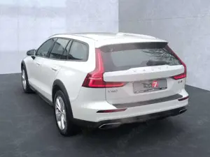 Volvo V60 Cross Country B4 (Diesel) AWD Automatik Navi Bild 3