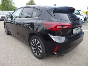 Ford Focus Titanium 1.0l NAV*IACC*SHZ*BLIS*LED*PDC*CAM Bild 5