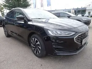 Ford Focus Titanium 1.0l NAV*IACC*SHZ*BLIS*LED*PDC*CAM Bild 2