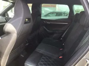 Skoda Karoq 2.0 TDI SCR Sportline DSG AHK Navi ACC APP Bild 5