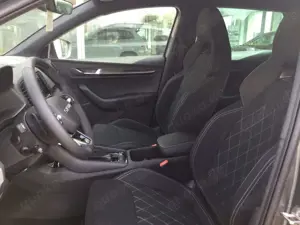 Skoda Karoq 2.0 TDI SCR Sportline DSG AHK Navi ACC APP Bild 4