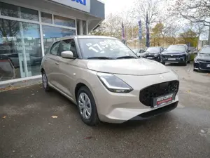 Suzuki Swift 1.2 Hybrid Club PDC KAMERA NAVI ACC LED Bild 4