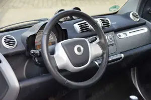 smart forTwo Smart / Panoramadach/ Servo/ Klima/ Automatik/ Bild 2