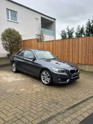 BMW 218 d Advantage Bild 1