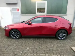 Mazda 3 3 SKYACTIV-G 2.0 M-Hybrid SELECTION Bild 2