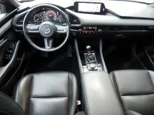 Mazda 3 3 SKYACTIV-G 2.0 M-Hybrid SELECTION Bild 4