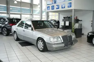 Mercedes-Benz 280 E Limousine W124 Automatik *2.Hand