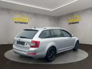Skoda Octavia Combi Style*NAVI*XENON*AHK* Bild 4