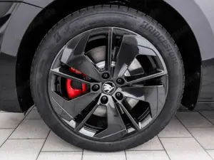 Skoda Octavia Combi RS 2.0 TSI DSG AHK Navi Pano Winter Bild 3