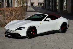 Ferrari Roma Spider | Carbon Ext.  Int. | Weiss-Rot