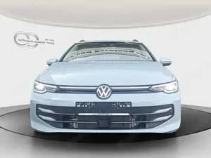 Volkswagen Golf Var. VIII 1.5 eTSI DSG Style AHK+NAVI+KAMERA Bild 2