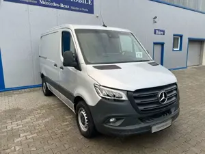 Mercedes-Benz Sprinter 314 AUTOMATIK NAVI TOTWINKEL KAMERA LED Bild 3