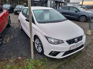 SEAT Ibiza FR 1.0 TSI mit Anhängekupplung Bild 2